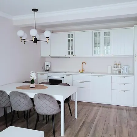 Sosnowy Z Dwoma Sypialniami I Ogrodkiem *