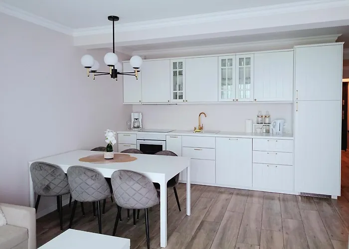 Sosnowy Z Dwoma Sypialniami I Ogrodkiem *